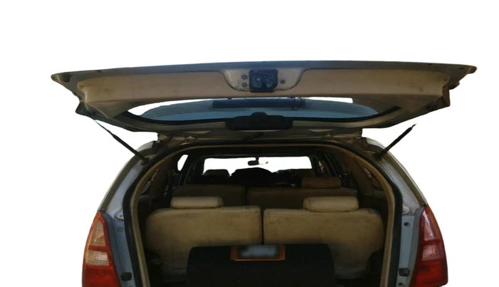 2005 Toyota Innova 2.5 G2, Diesel, Manual, 83,234 km, exterior