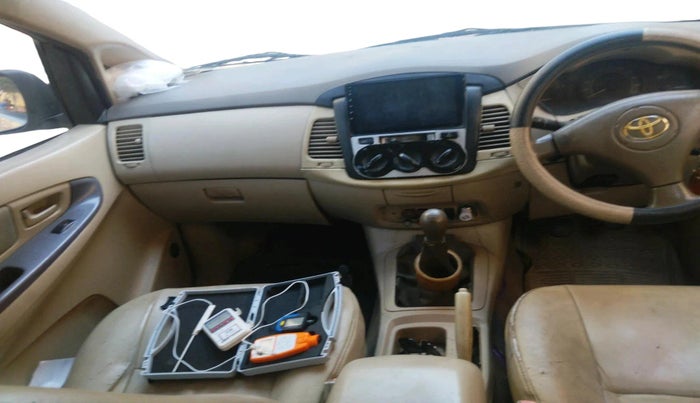 2005 Toyota Innova 2.5 G2, Diesel, Manual, 83,234 km, interior