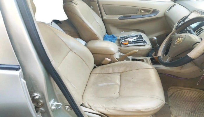 2005 Toyota Innova 2.5 G2, Diesel, Manual, 83,234 km, interior