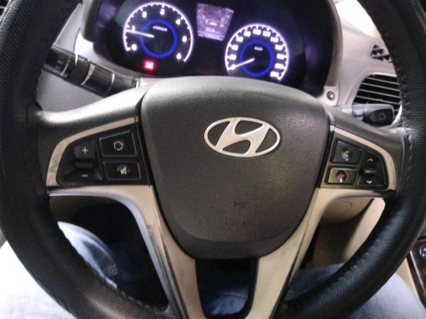 2013 Hyundai Verna FLUIDIC 1.6 CRDI SX, Diesel, Manual, 1,49,694 km, interior