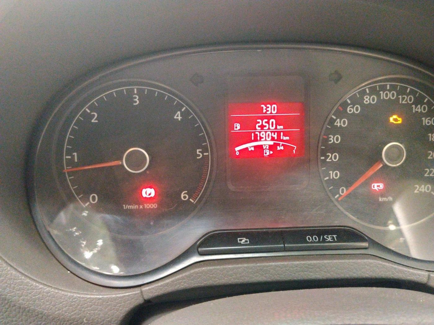 2011 Volkswagen Vento HIGHLINE DIESEL 1.6, Diesel, Manual, 1,79,041 km, interior