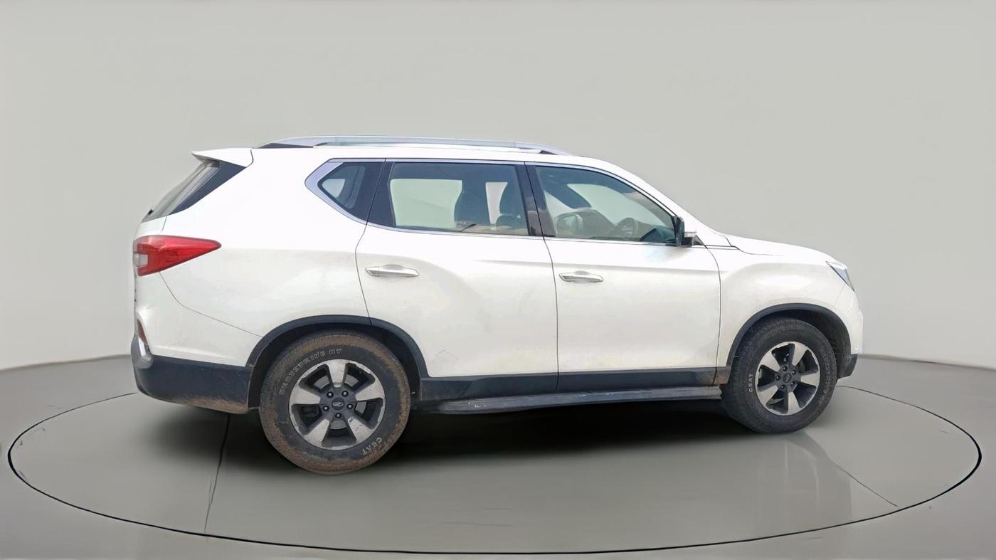 2019 Mahindra ALTURAS G4 4WD AT, Diesel, Automatic, 1,80,073 km, exterior