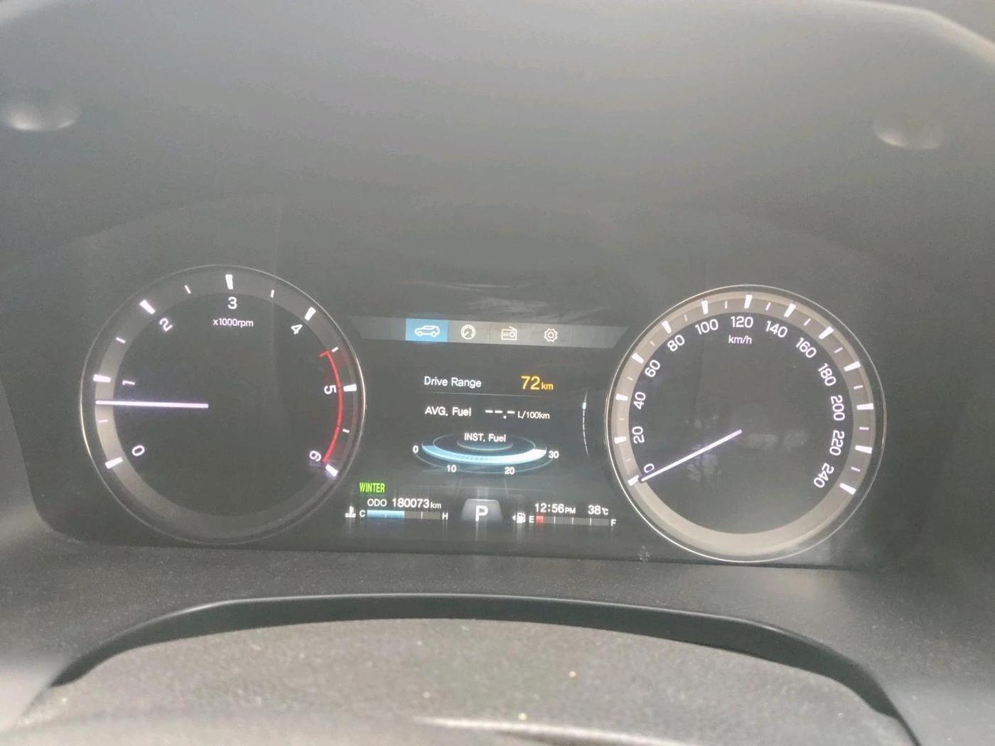 2019 Mahindra ALTURAS G4 4WD AT, Diesel, Automatic, 1,80,073 km, interior