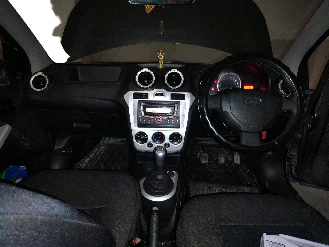 2011 Ford Figo ZXI 1.4 DIESEL, Diesel, Manual, 81,790 km, interior