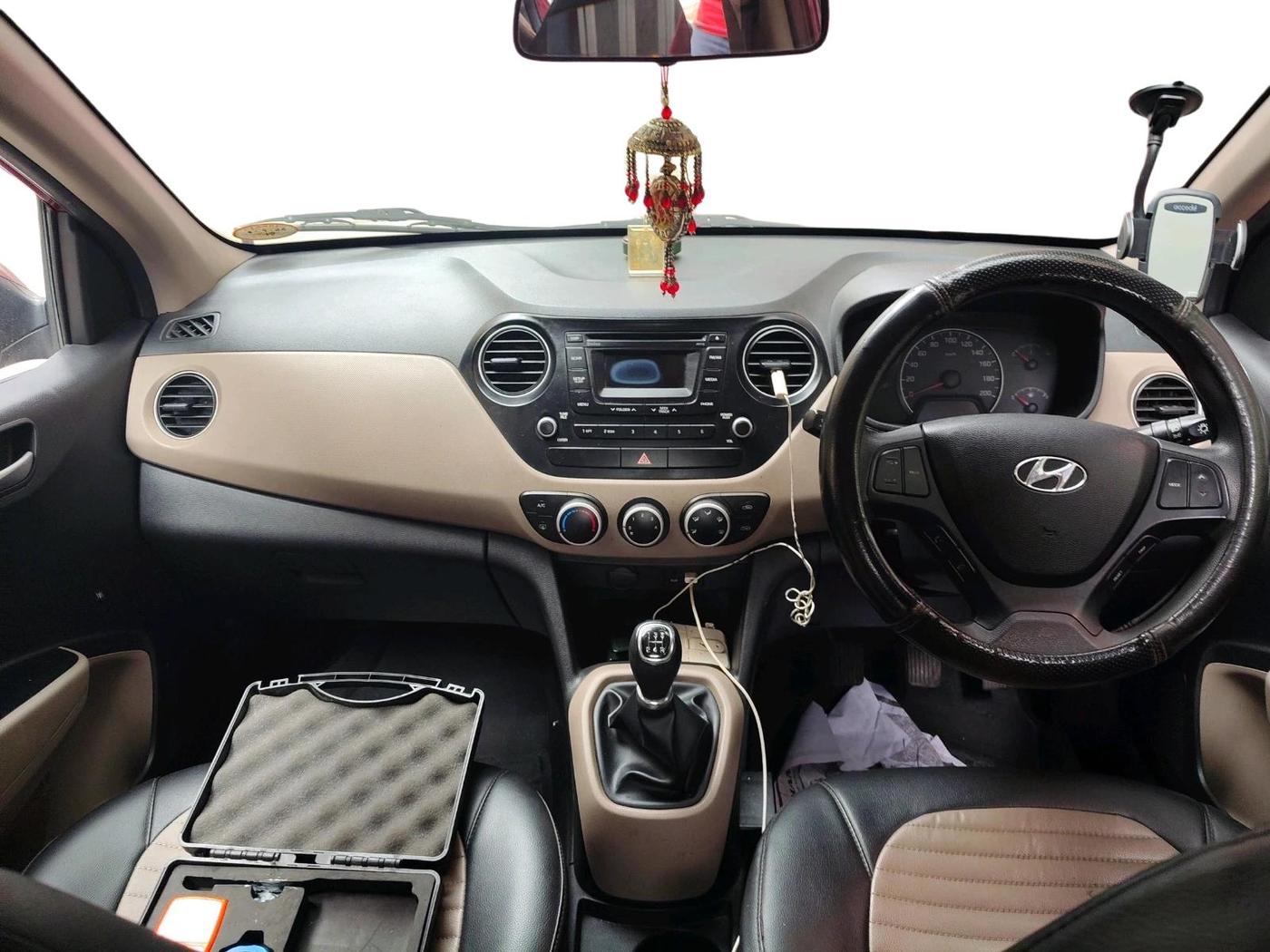 2015 Hyundai Grand i10 SPORTZ 1.2 KAPPA VTVT, Petrol, Manual, 39,859 km, interior