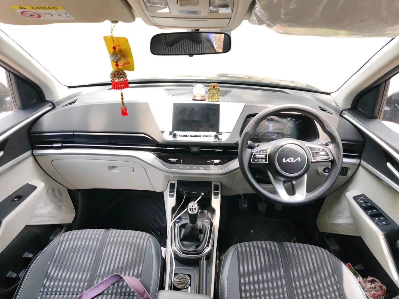 2024 KIA CARENS Prestige (O) 1.5 Petrol 7 STR, Petrol, Manual, 12,288 km, interior