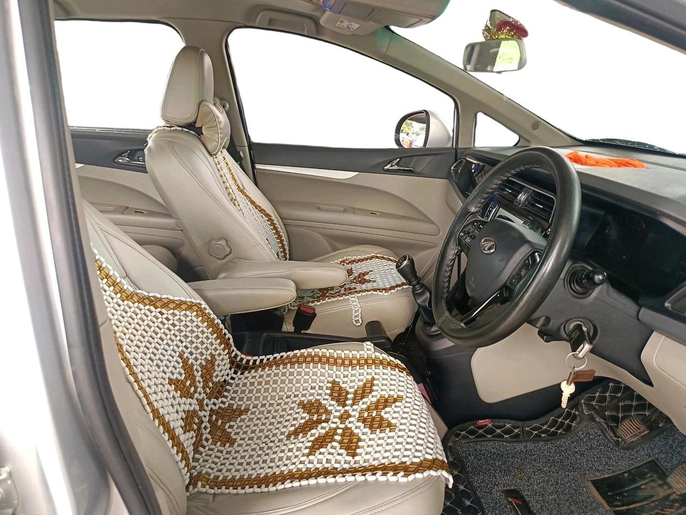 2018 Mahindra MARAZZO M6 8 STR, Diesel, Manual, 2,26,036 km, interior