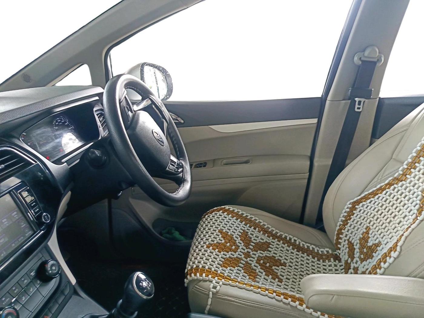 2018 Mahindra MARAZZO M6 8 STR, Diesel, Manual, 2,26,036 km, interior