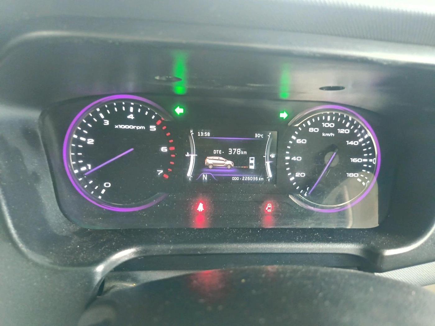 2018 Mahindra MARAZZO M6 8 STR, Diesel, Manual, 2,26,036 km, interior