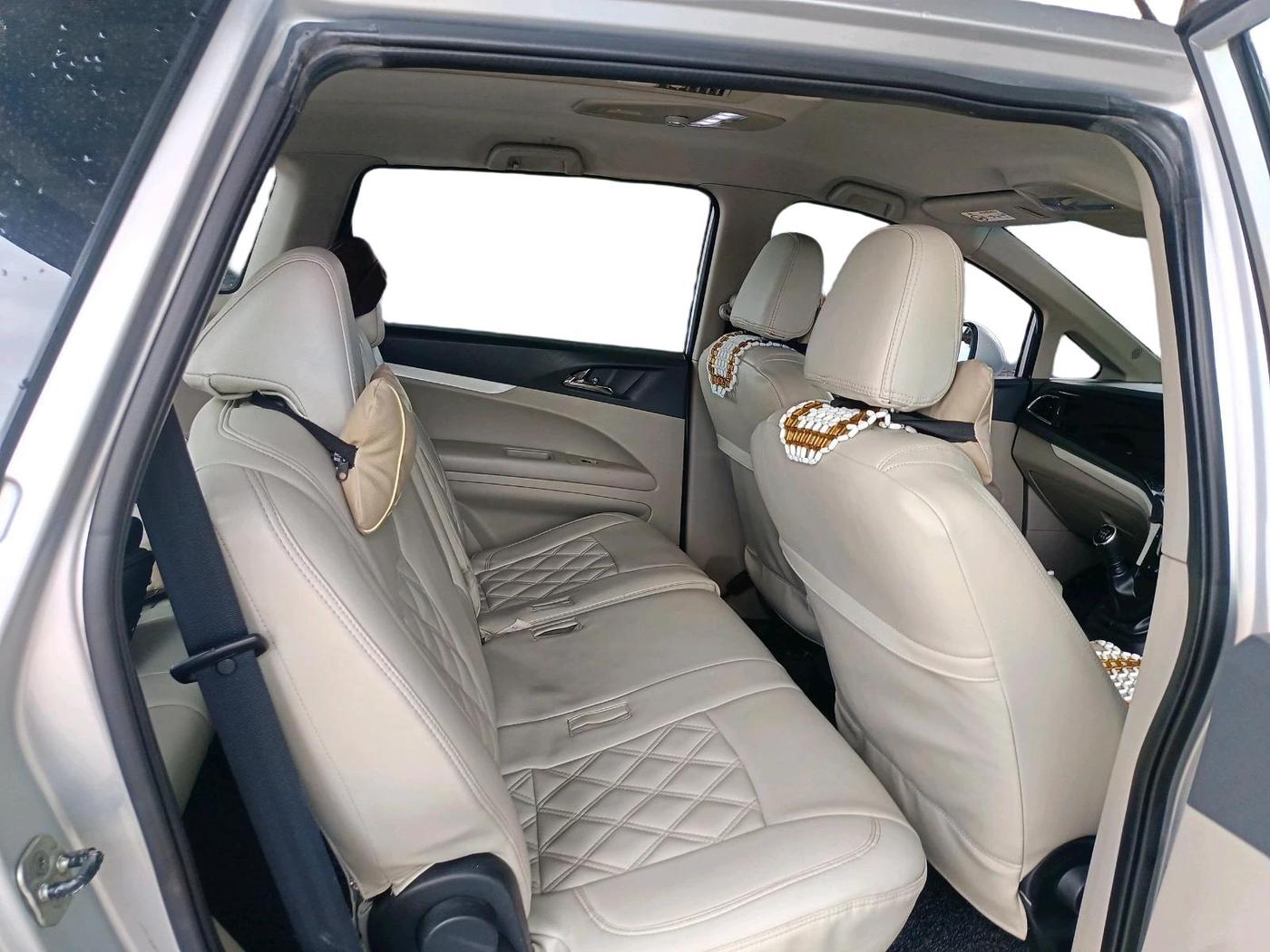 2018 Mahindra MARAZZO M6 8 STR, Diesel, Manual, 2,26,036 km, interior