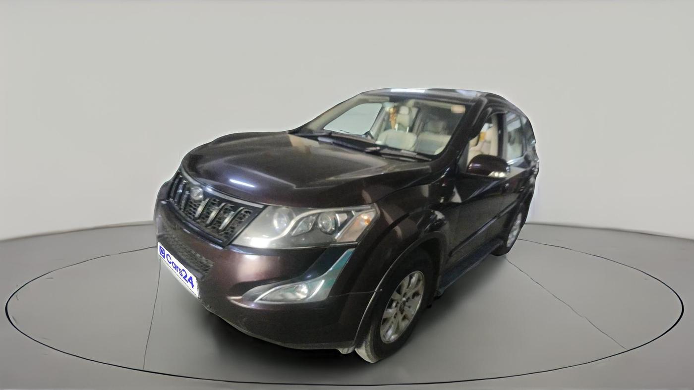 2016 Mahindra XUV500 W10 AT, Diesel, Automatic, 1,35,516 km, exterior