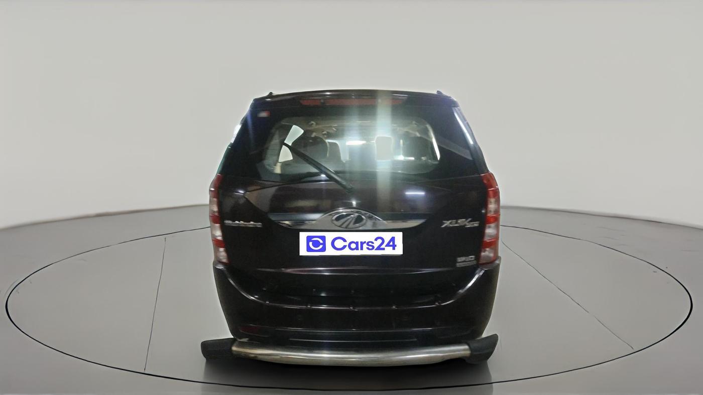 2016 Mahindra XUV500 W10 AT, Diesel, Automatic, 1,35,516 km, exterior