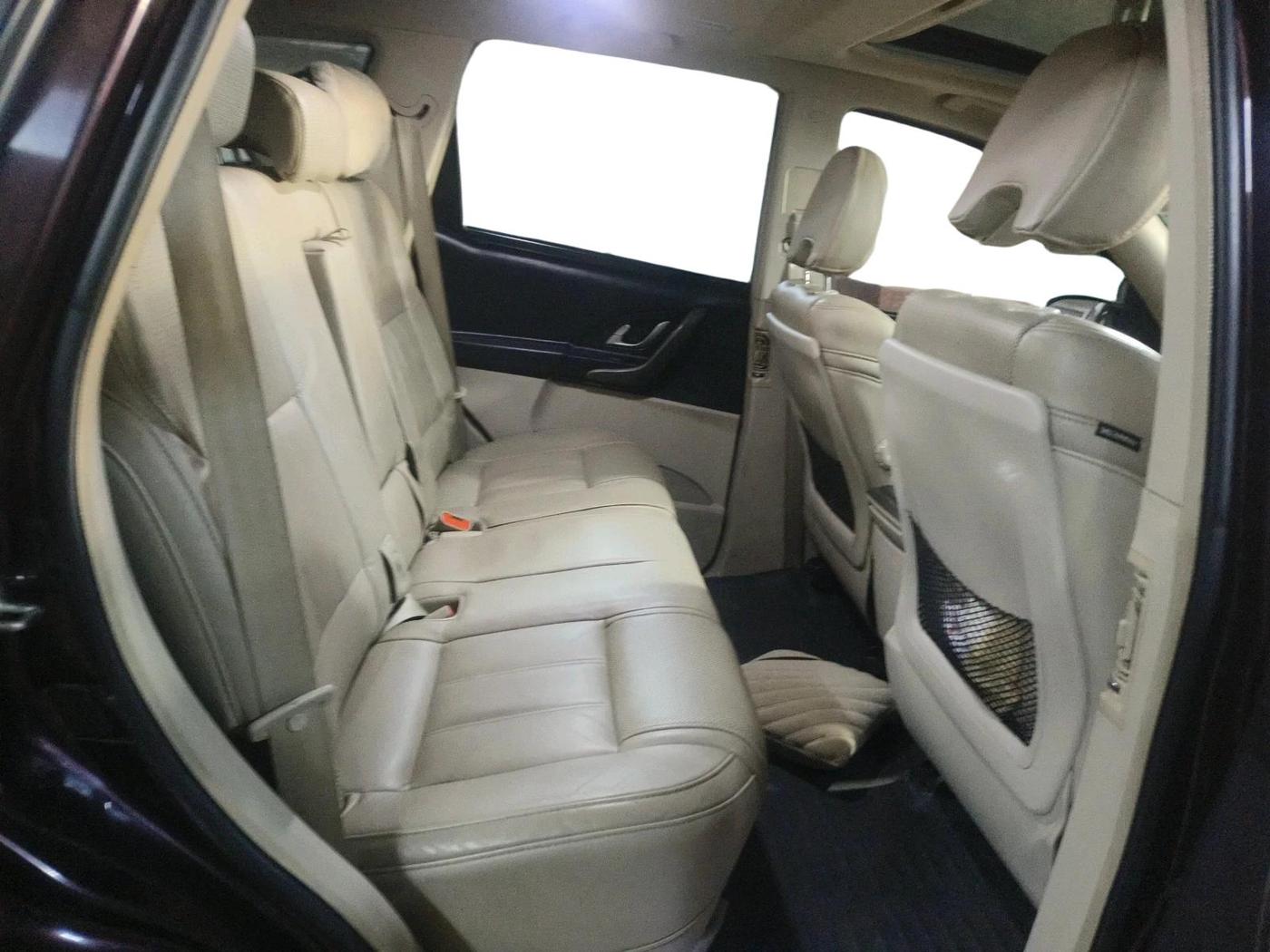 2016 Mahindra XUV500 W10 AT, Diesel, Automatic, 1,35,516 km, interior