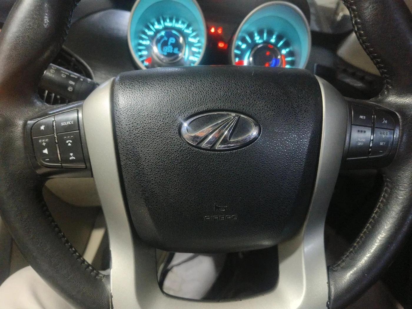 2016 Mahindra XUV500 W10 AT, Diesel, Automatic, 1,35,516 km, interior