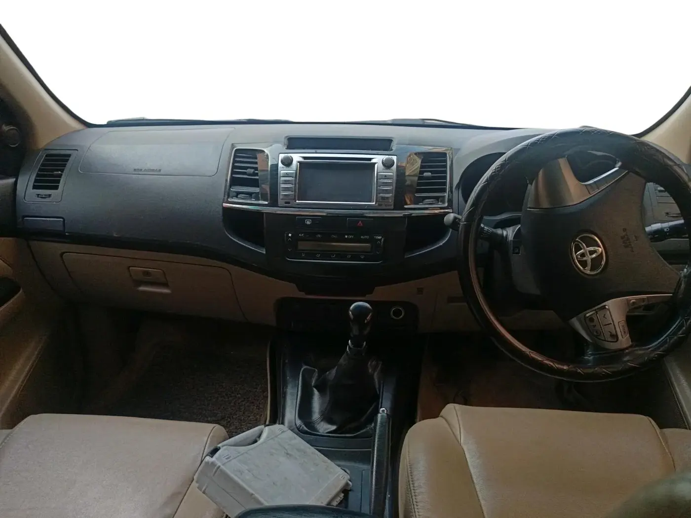 2014 Toyota Fortuner 3.0 4X2 MT, Diesel, Manual, 1,45,581 km, interior