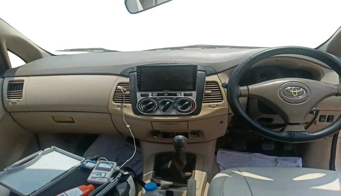 2008 Toyota Innova G4 2.5 8 STR, Diesel, Manual, 2,09,685 km, interior