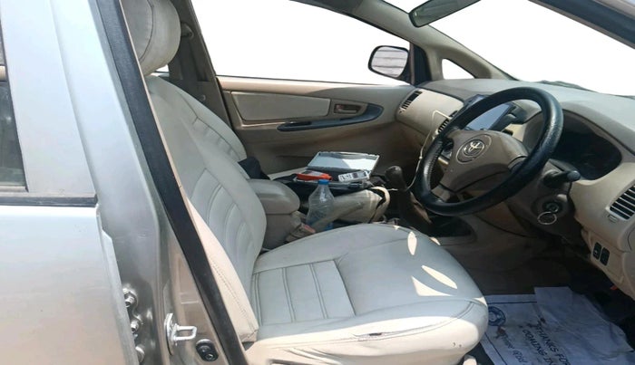 2008 Toyota Innova G4 2.5 8 STR, Diesel, Manual, 2,09,685 km, interior