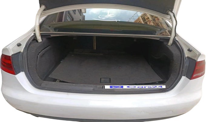 2008 Audi A4 2.0 TDI, Diesel, Automatic, 1,30,207 km, exterior