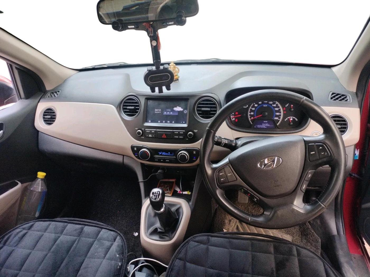 2018 Hyundai Grand i10 ASTA 1.2 KAPPA VTVT, Petrol, Manual, 1,02,555 km, interior