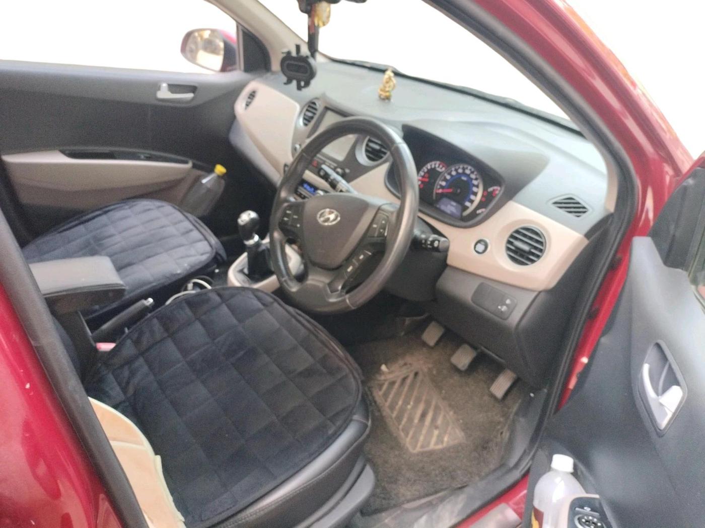 2018 Hyundai Grand i10 ASTA 1.2 KAPPA VTVT, Petrol, Manual, 1,02,555 km, interior