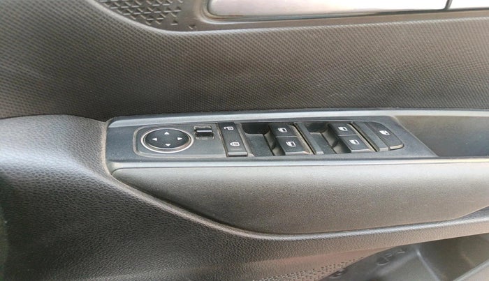 2020 KIA SONET HTK 1.2, Petrol, Manual, 50,726 km, interior