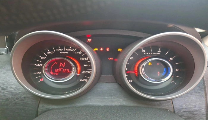 2013 Mahindra XUV500 W8, Diesel, Manual, 1,82,123 km, interior