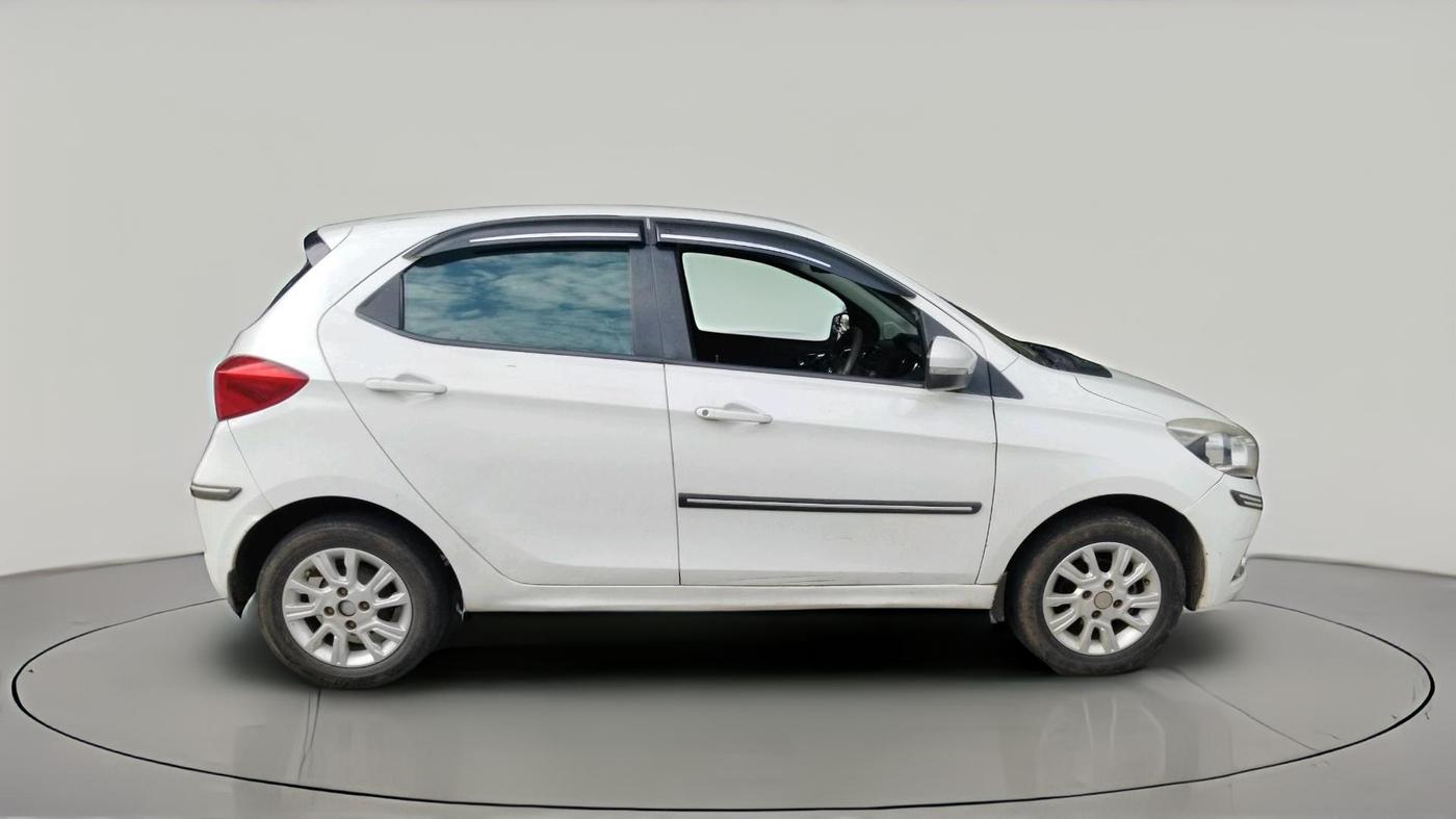 2018 Tata Tiago XZ PETROL, Petrol, Manual, 1,35,559 km, exterior