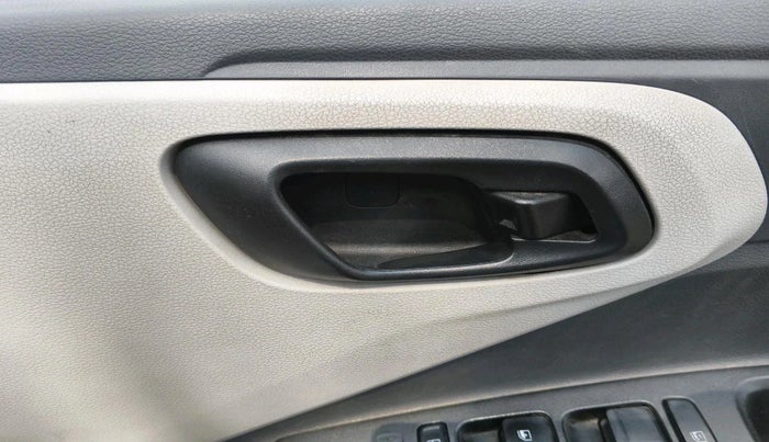 2022 Hyundai AURA S 1.2 CNG, CNG, Manual, 1,25,324 km, interior