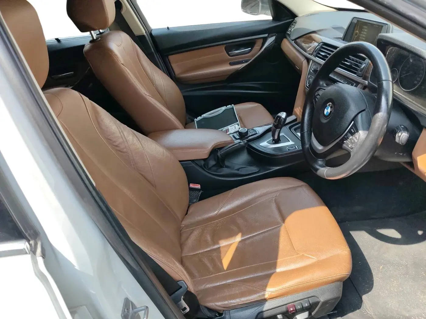 2014 BMW 3 Series 320D LUXURYLINE, Diesel, Automatic, 82,177 km, interior