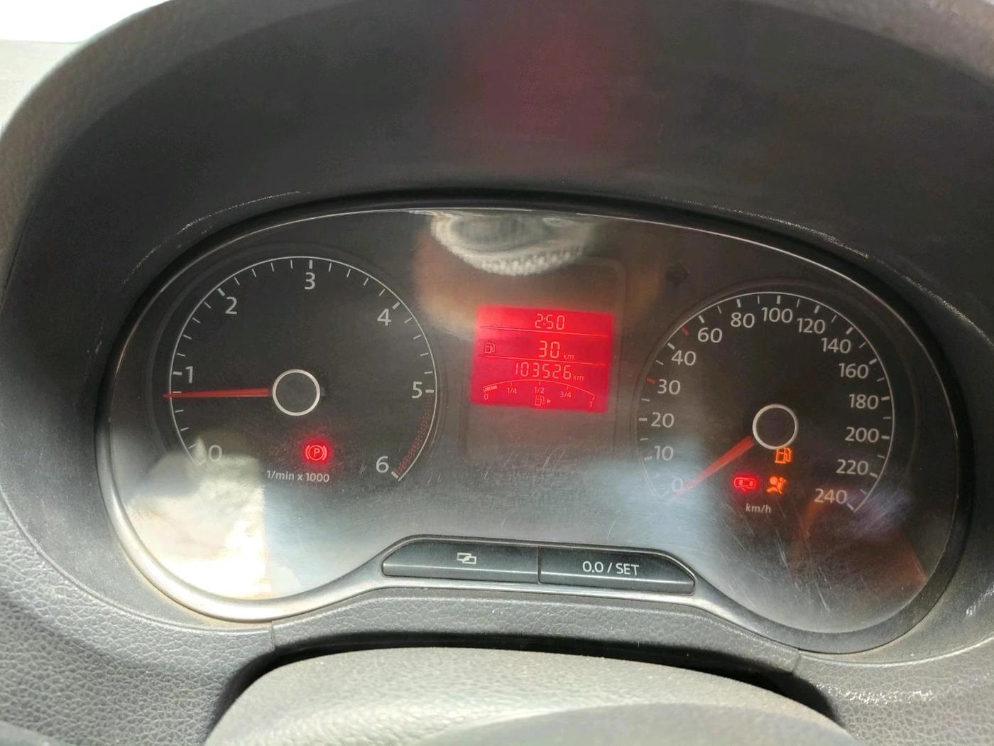 2013 Volkswagen Polo HIGHLINE DIESEL, Diesel, Manual, 1,67,210 km, interior