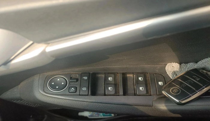 2021 KIA SELTOS HTK PLUS 1.5, Petrol, Manual, 67,472 km, interior