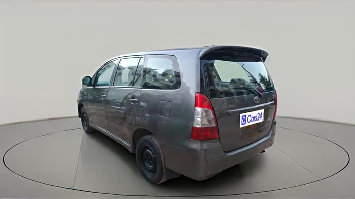 2012 Toyota Innova 2.5 GX 8 STR, Diesel, Manual, 4,25,194 km, exterior