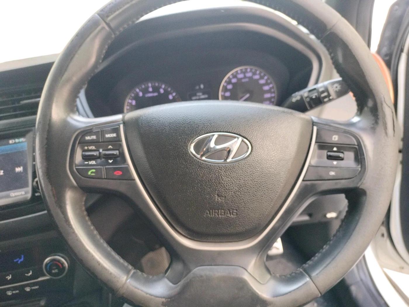 2015 Hyundai i20 Active 1.2 SX, Petrol, Manual, 63,202 km, interior