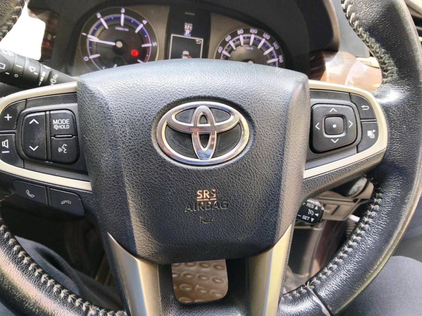 2017 Toyota Innova Crysta 2.8 ZX AT 7 STR, Diesel, Automatic, 1,61,465 km, interior