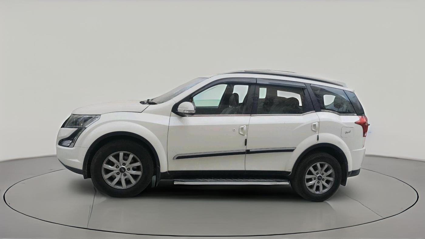 2021 Mahindra XUV500 W9 AT, Diesel, Automatic, 68,398 km, exterior