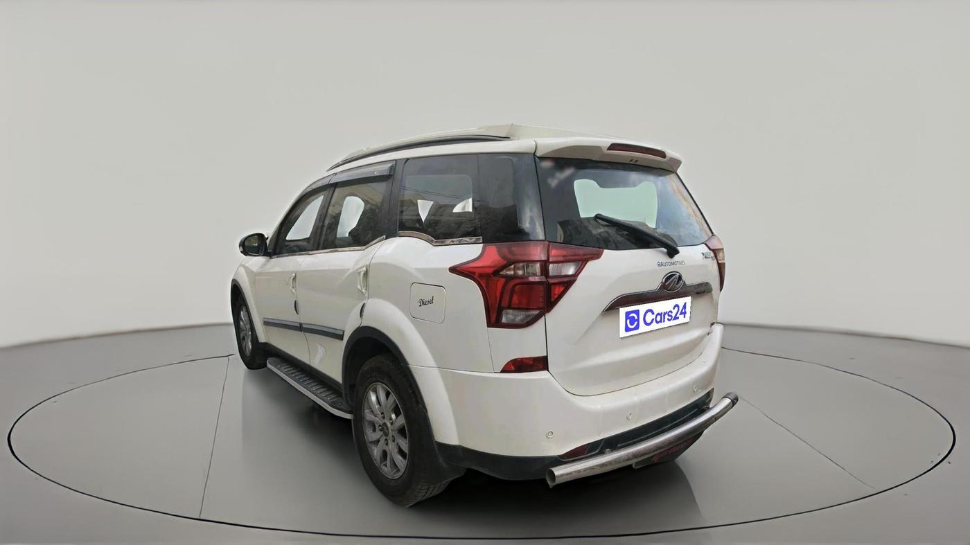 2021 Mahindra XUV500 W9 AT, Diesel, Automatic, 68,398 km, exterior