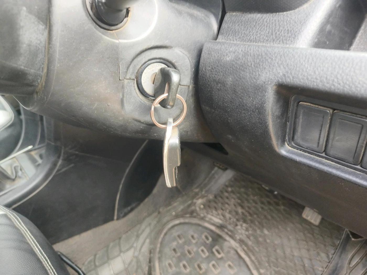 2011 Maruti Swift LXI, Petrol, Manual, 88,190 km, interior