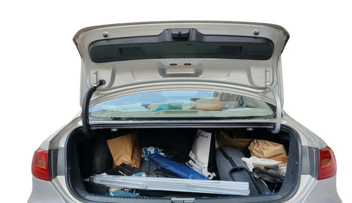 2011 Volkswagen Jetta HIGHLINE TDI AT, Diesel, Automatic, 1,02,064 km, exterior