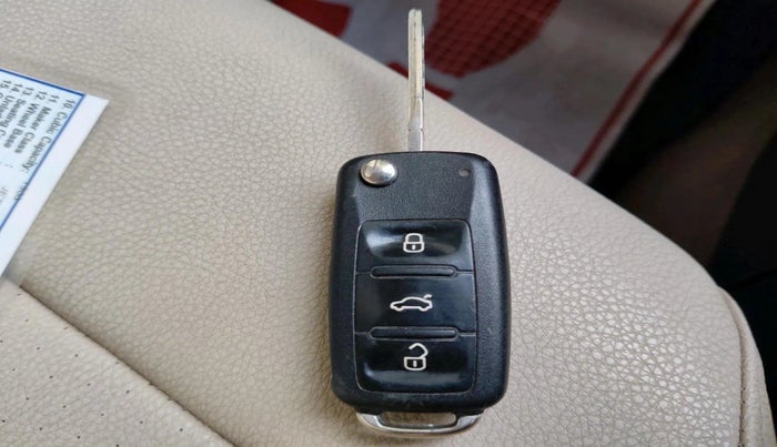 2011 Volkswagen Jetta HIGHLINE TDI AT, Diesel, Automatic, 1,02,064 km, interior