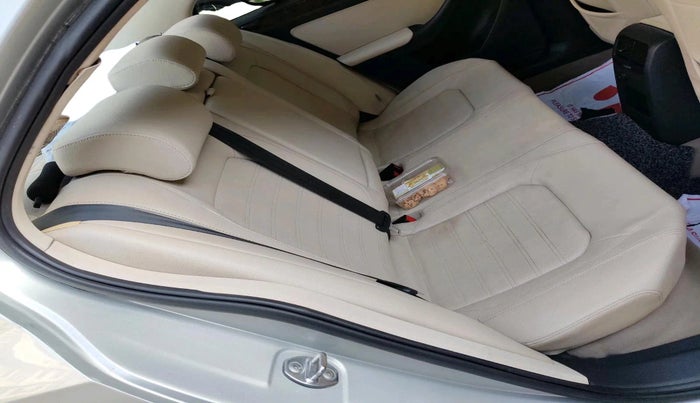 2011 Volkswagen Jetta HIGHLINE TDI AT, Diesel, Automatic, 1,02,064 km, interior