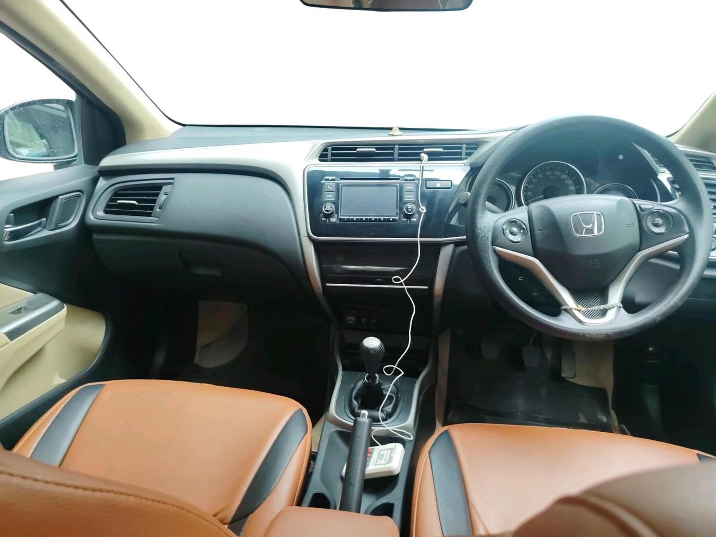2016 Honda City 1.5L I-VTEC V MT, Petrol, Manual, 1,64,416 km, interior