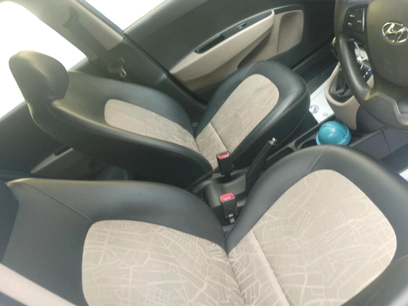 2018 Hyundai Grand i10 SPORTZ AT 1.2 KAPPA VTVT, Petrol, Automatic, 34,427 km, interior