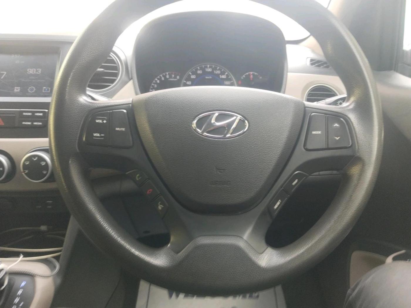 2018 Hyundai Grand i10 SPORTZ AT 1.2 KAPPA VTVT, Petrol, Automatic, 34,427 km, interior