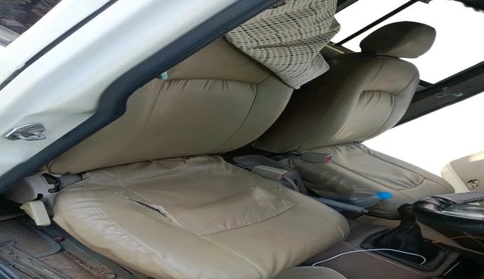 2013 Mahindra Bolero ZLX BS IV, Diesel, Manual, 1,29,671 km, interior