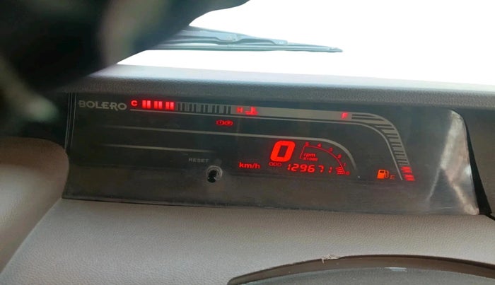 2013 Mahindra Bolero ZLX BS IV, Diesel, Manual, 1,29,671 km, interior