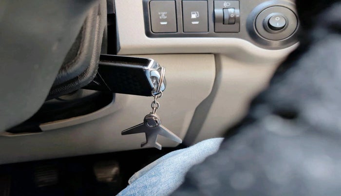 2021 Mahindra Scorpio S5, Diesel, Manual, 28,066 km, interior