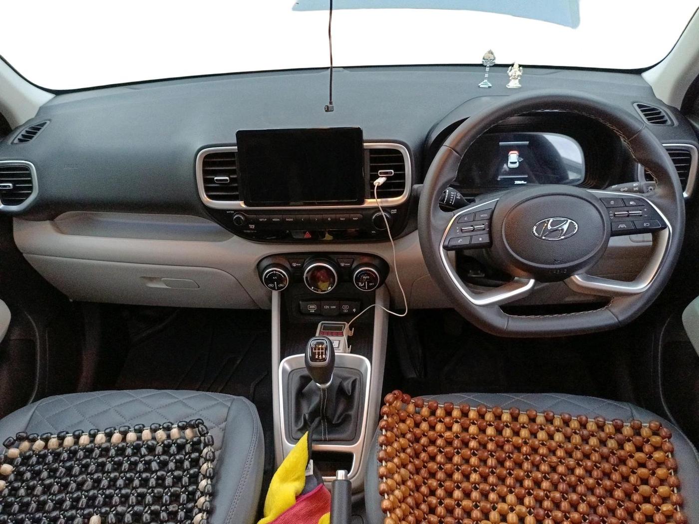 2025 Hyundai VENUE SX (O) MT 1.0 Turbo, Petrol, Manual, 35,869 km, interior