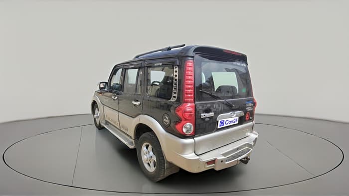 2011 Mahindra Scorpio VLX 4WD AIRBAG AT, Diesel, Automatic, 1,22,068 km, exterior