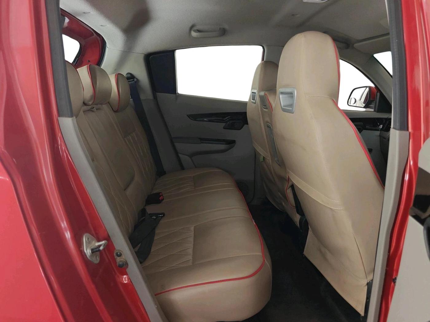 2016 Mahindra Kuv100 K6 6 STR, Petrol, Manual, 34,843 km, interior
