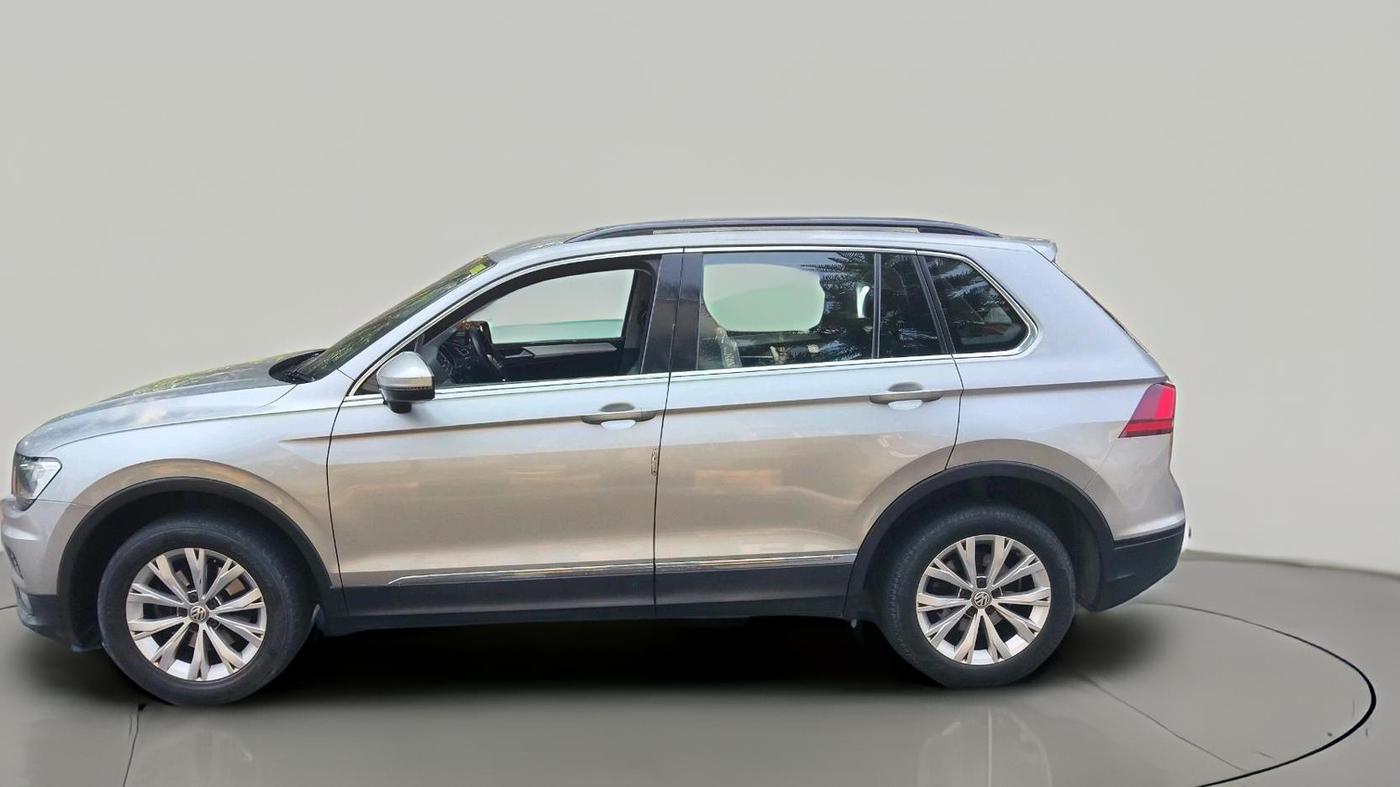 2017 Volkswagen TIGUAN COMFORTLINE TDI AT, Diesel, Automatic, 1,18,174 km, exterior